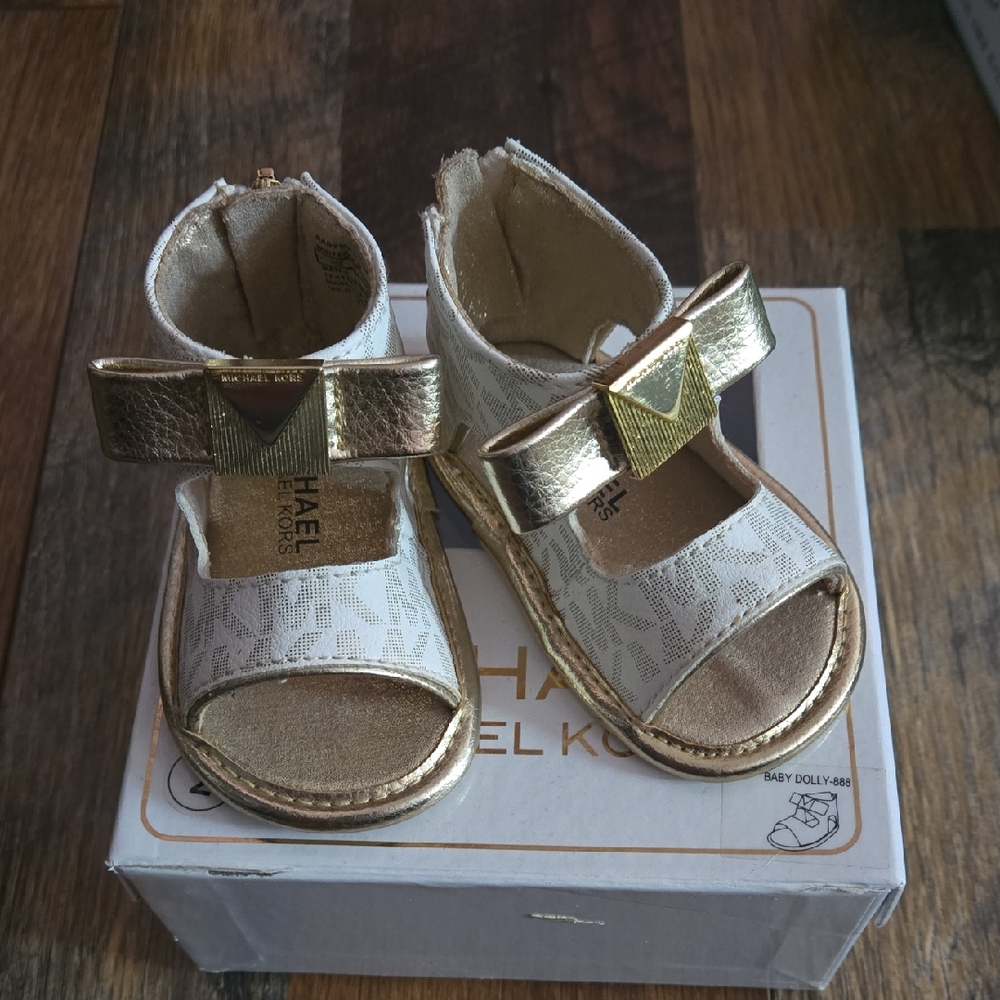 Michael Kors Kids Sandals in Gold and Cream